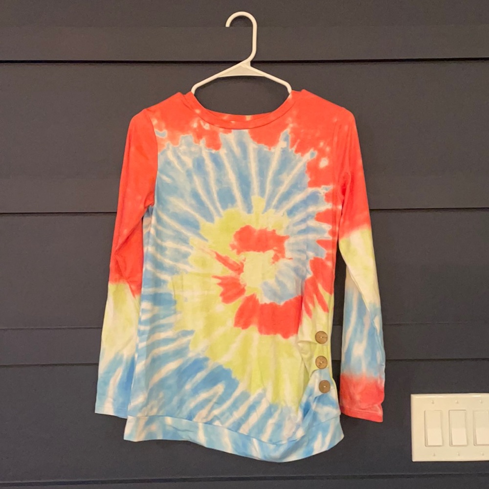 tie dye long sleeve shirt